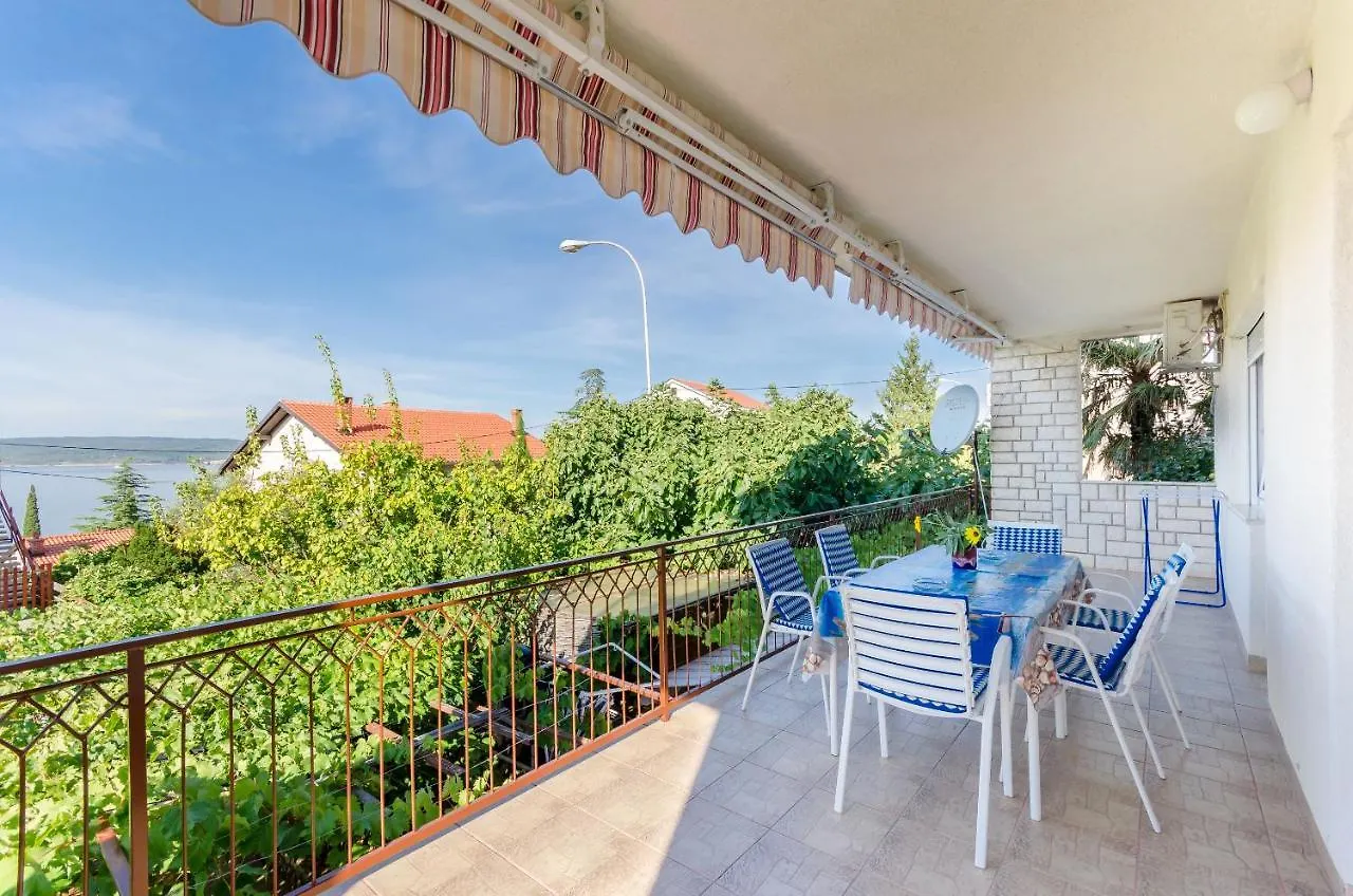 Apartments Daria Selce