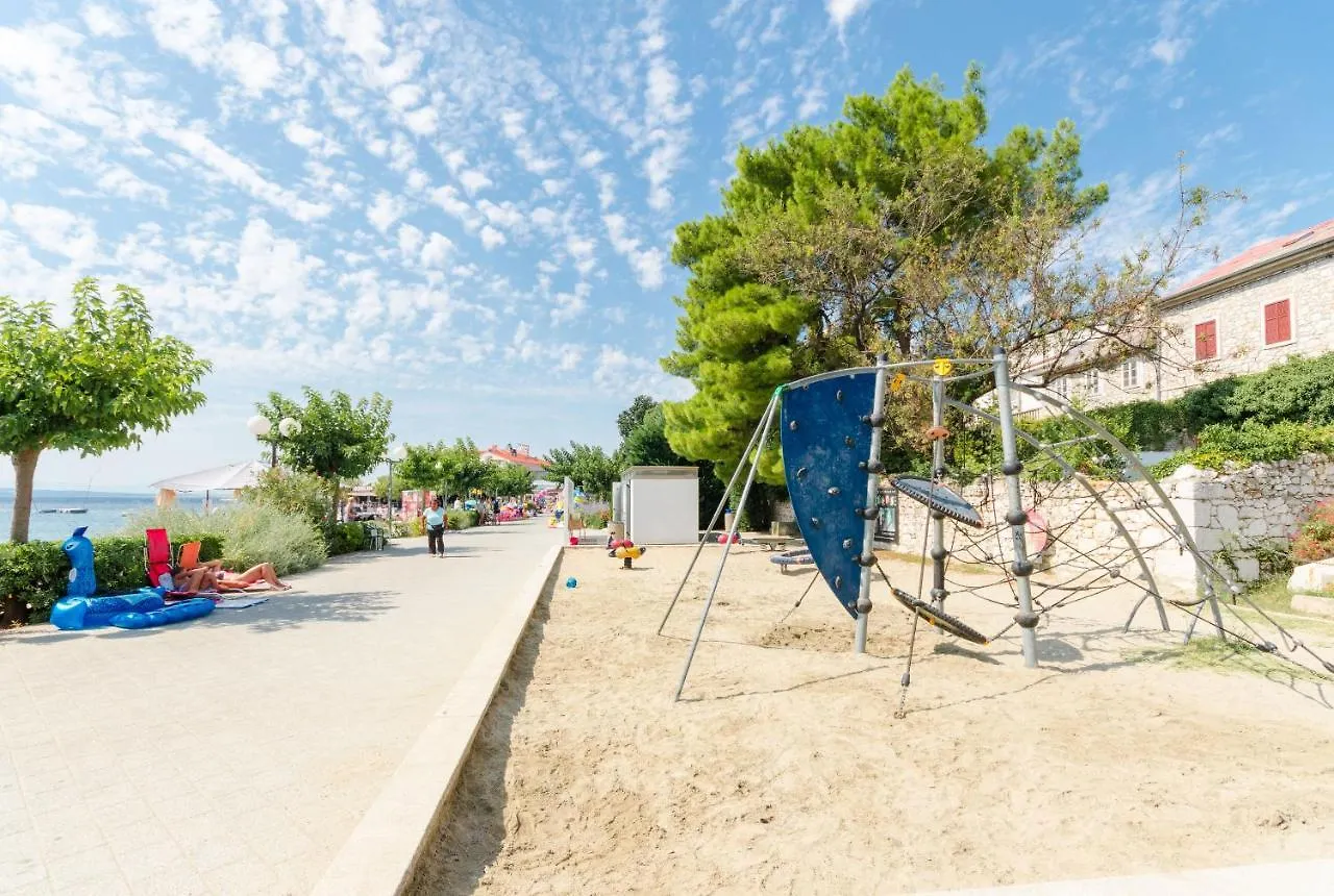 Apartments Daria Selce