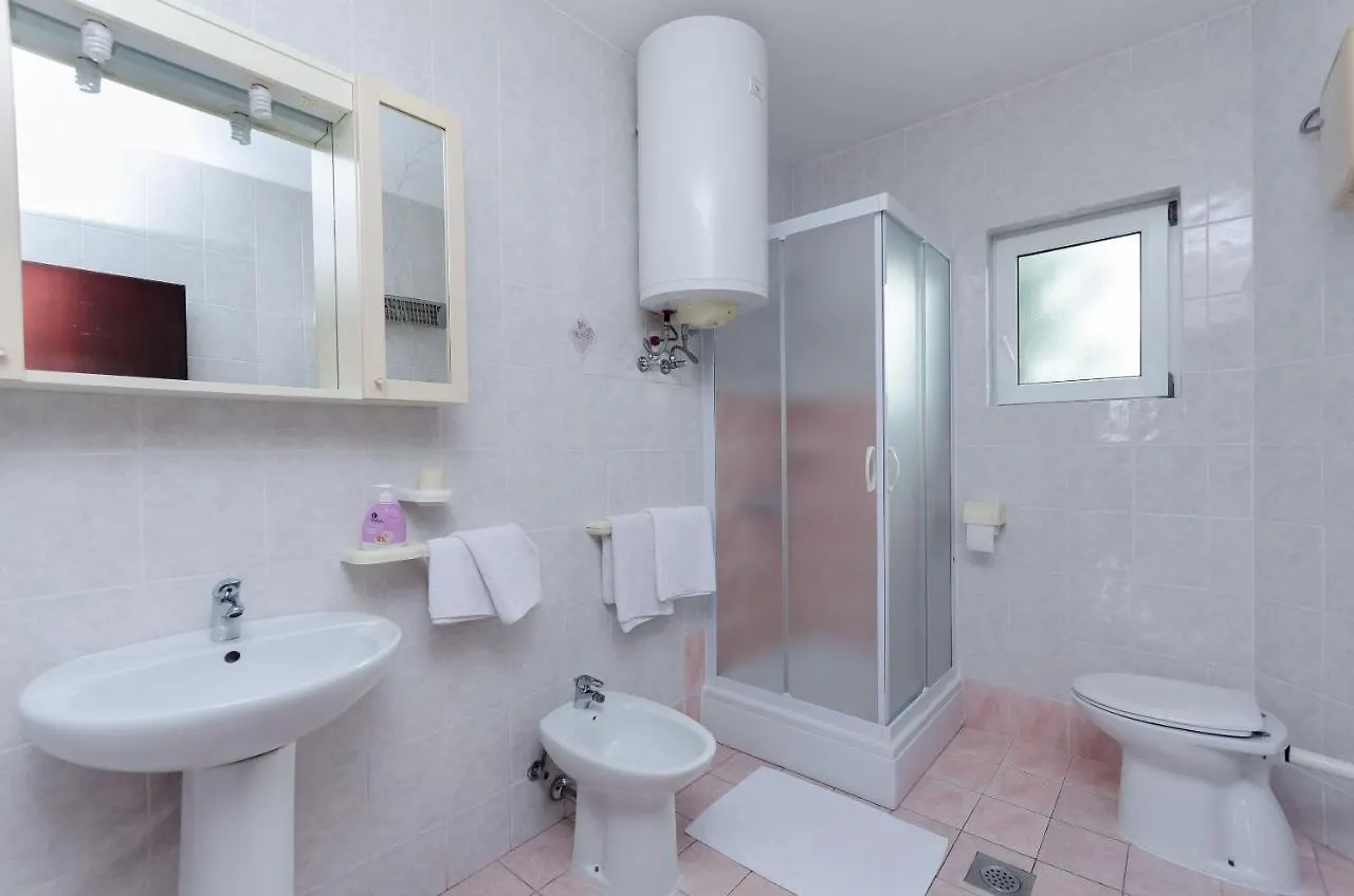 Apartments Daria Selce