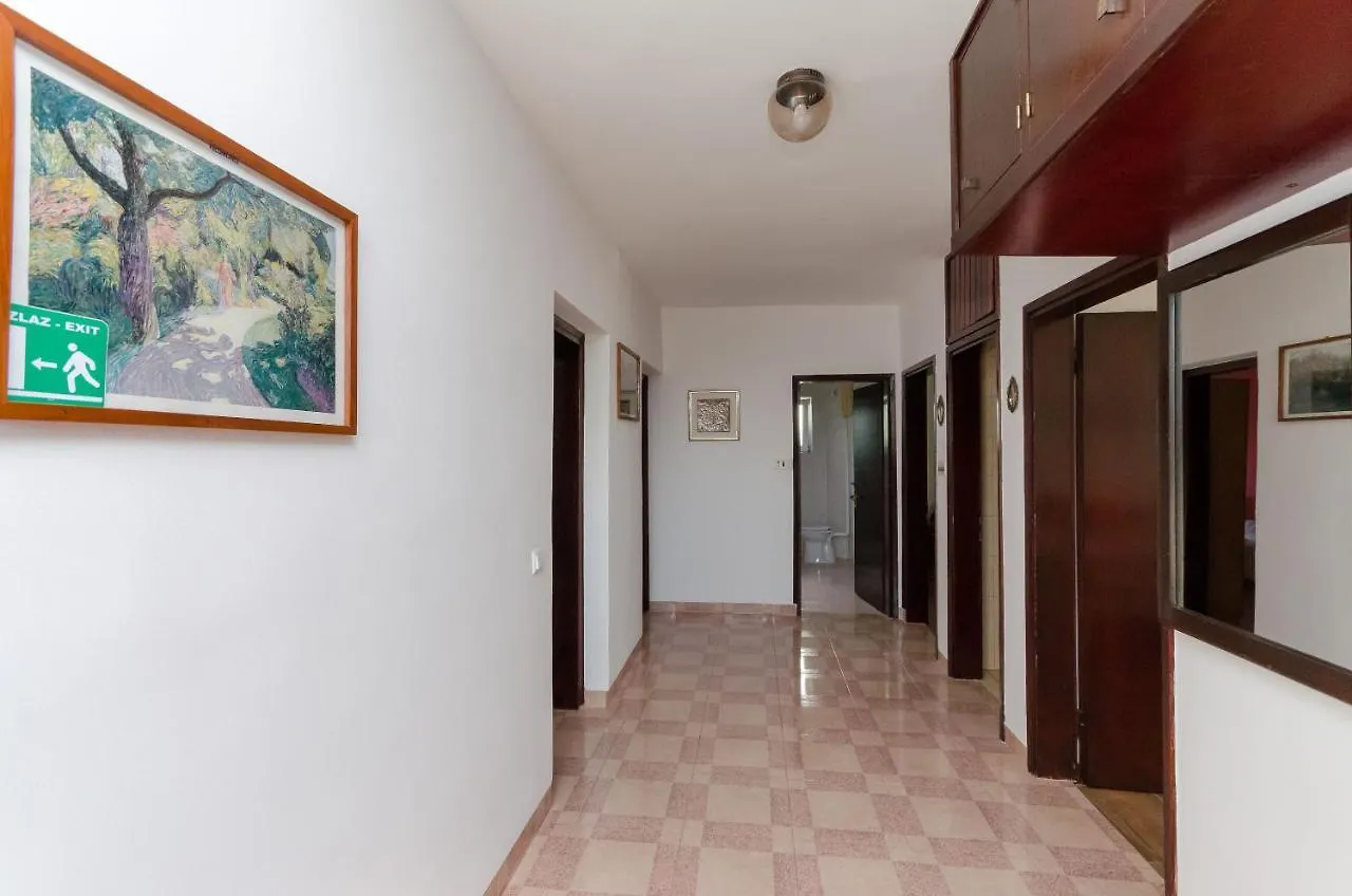 Apartments Daria Selce